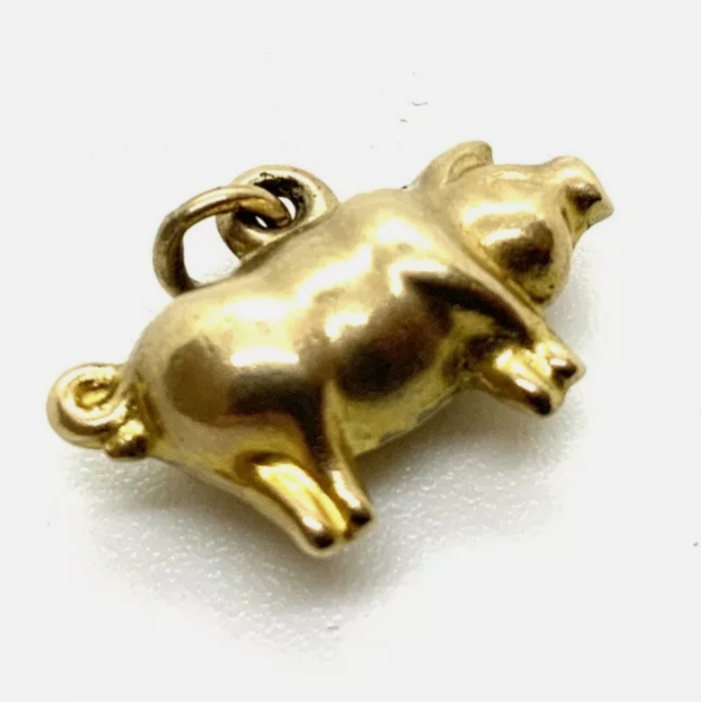 Fine Antique Pig Charm